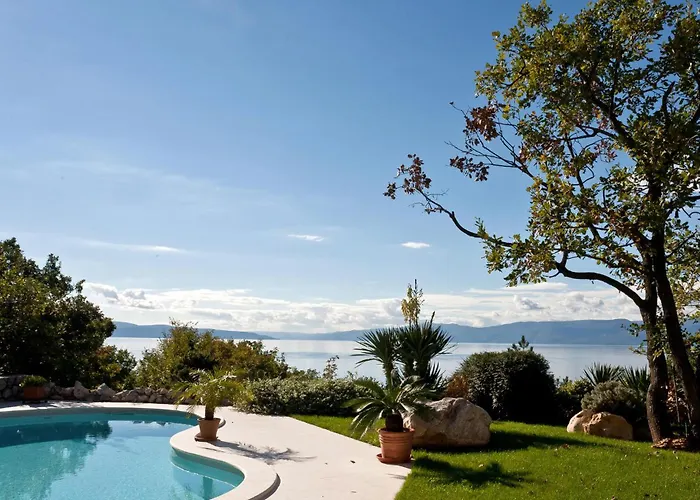 Semesterbostad 4 Bedroom Gorgeous In Kostrena