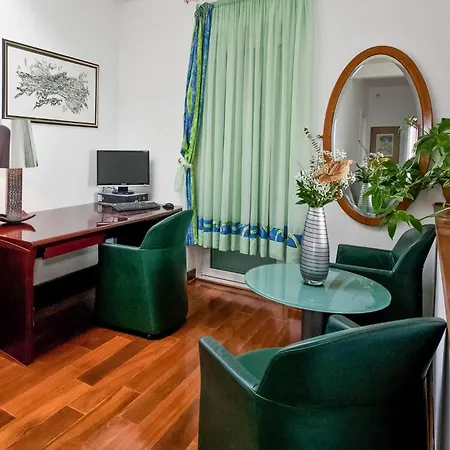 4 Bedroom Gorgeous In *