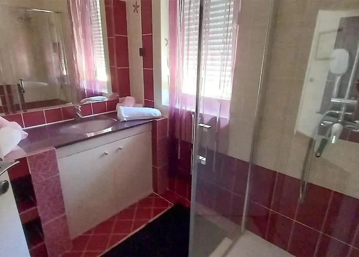 4 Bedroom Gorgeous In