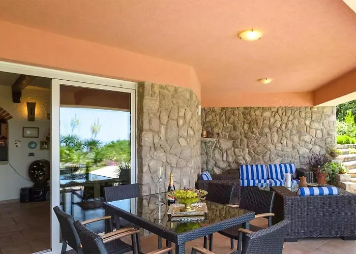Semesterbostad 4 Bedroom Gorgeous In